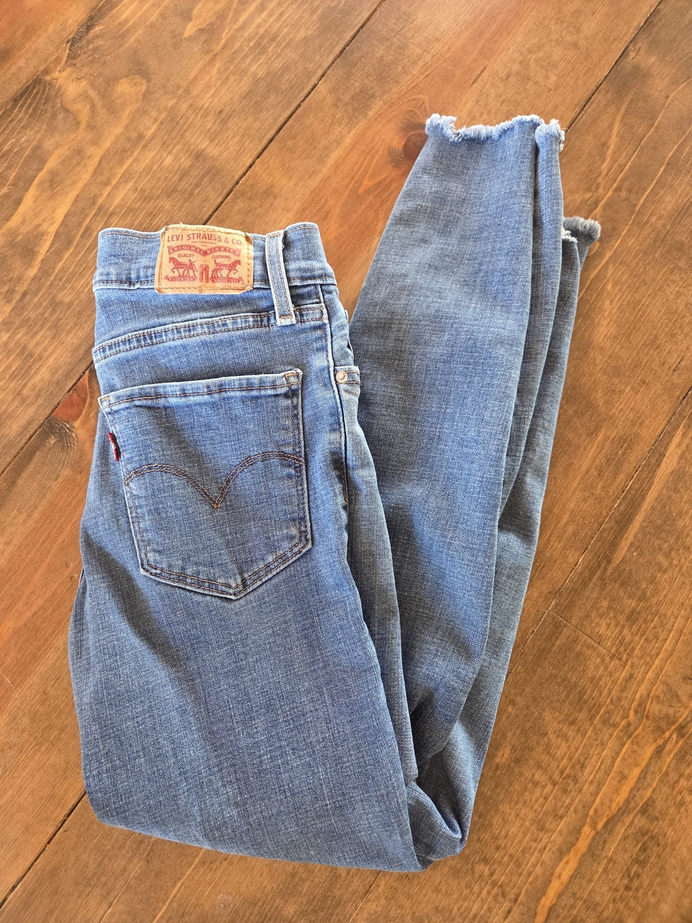 Levi's Light Blue High-Rise Skinny Jeans with Frayed Hem